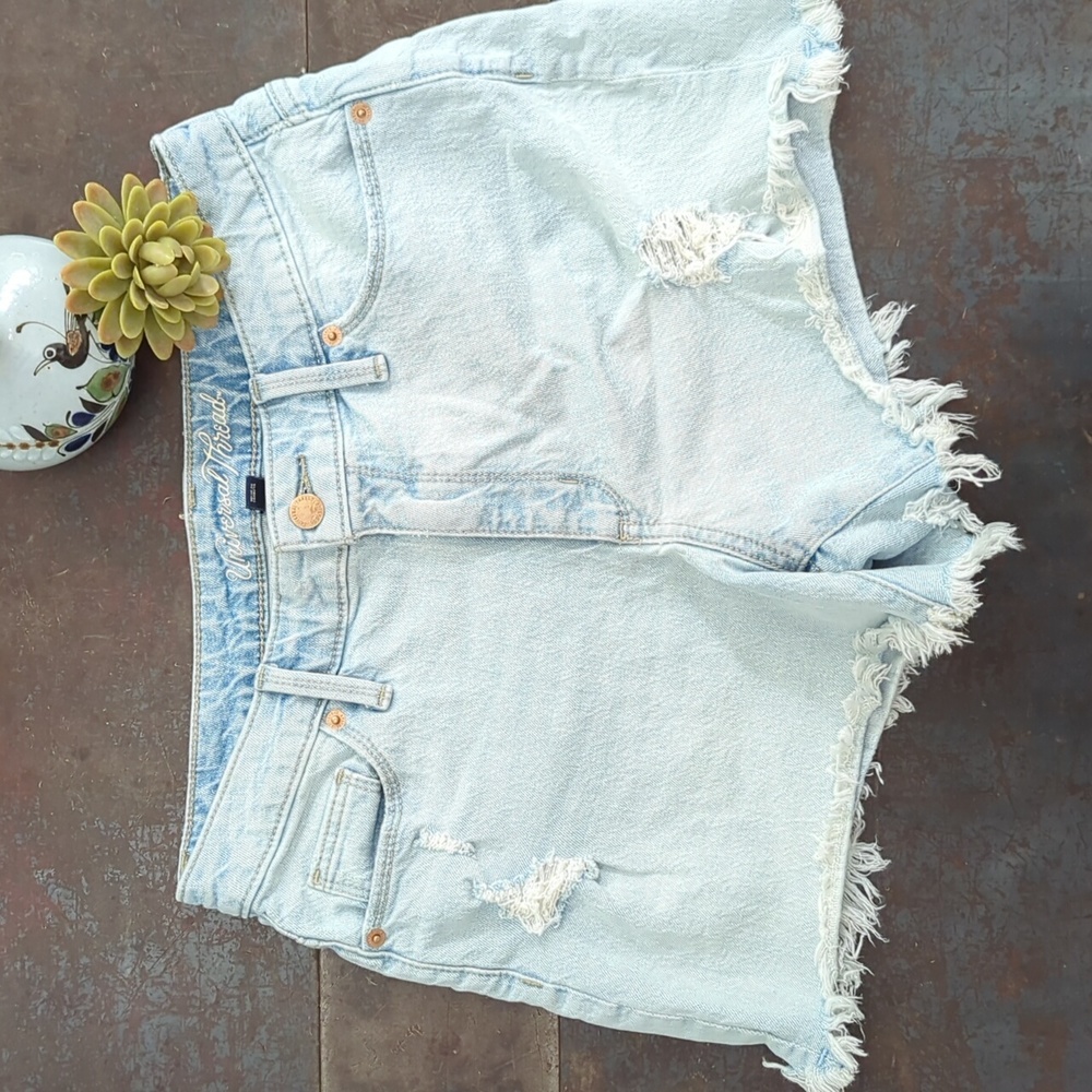 Universal Thread High Rise Distressed Shortie Shorts Size 6/28R